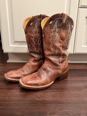 Idyllwind Brown Leather Western Cowboy Boots with White Stitching